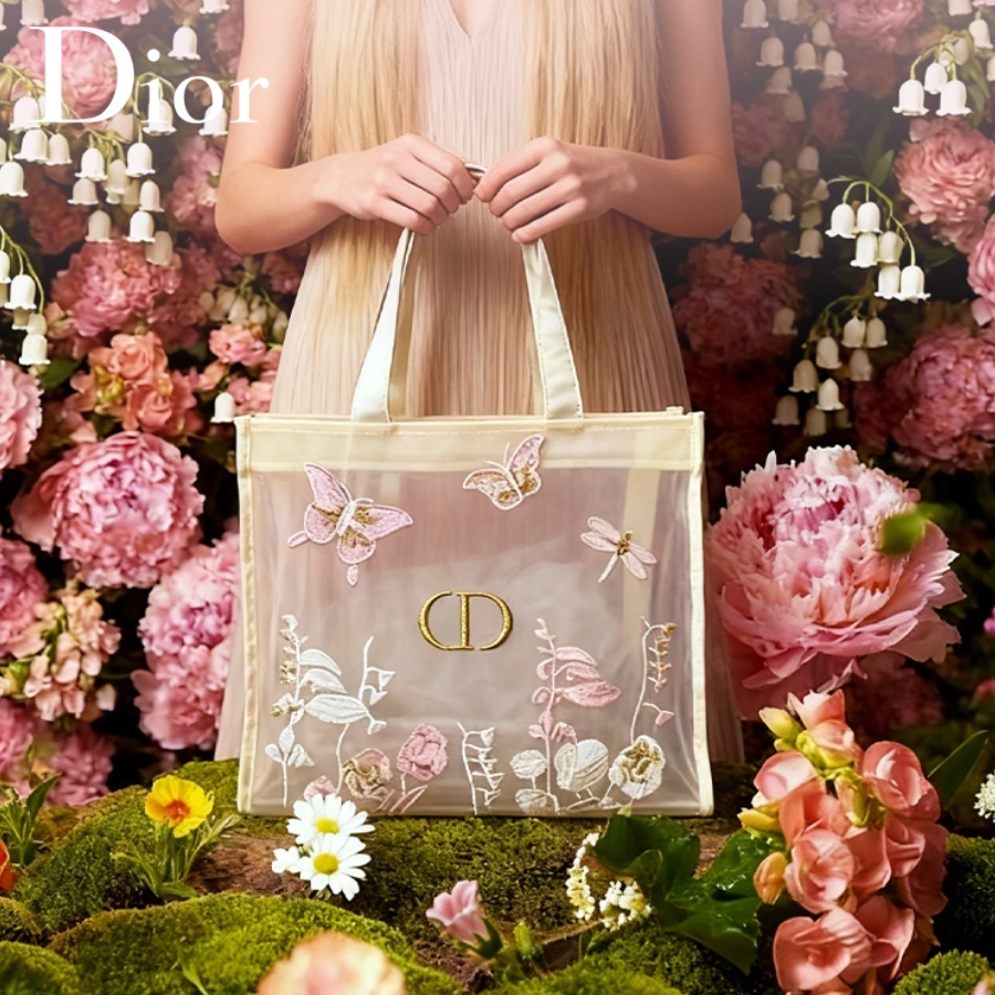 Christian Dior Dior'un Çantası - Luxury Bags For Travel incelemesi ve fiyatı