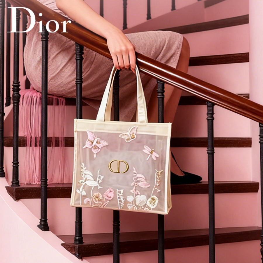 Christian Dior Dior'un Çantası - Luxury Bags For Travel incelemesi ve fiyatı