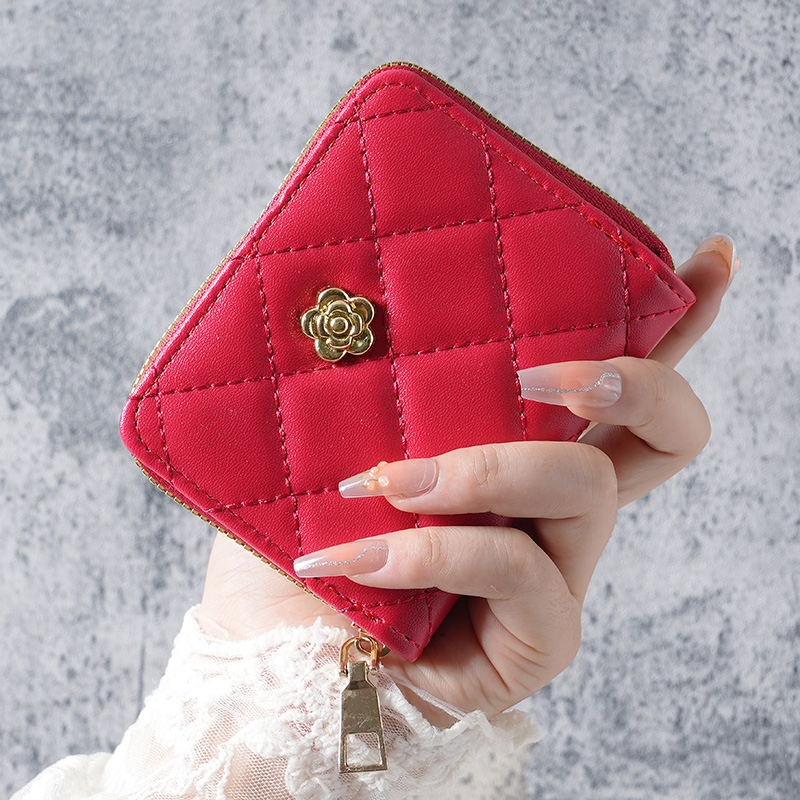 Yeni Avrupa ve Amerika Birleşi - Luxury Bags Europe incelemesi ve fiyatı