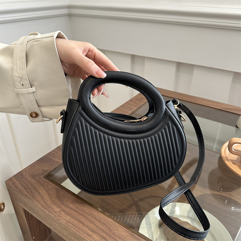 Şık Siyah Hilal Çanta, Çapraz  - Luxury Bags Without Logo incelemesi ve fiyatı