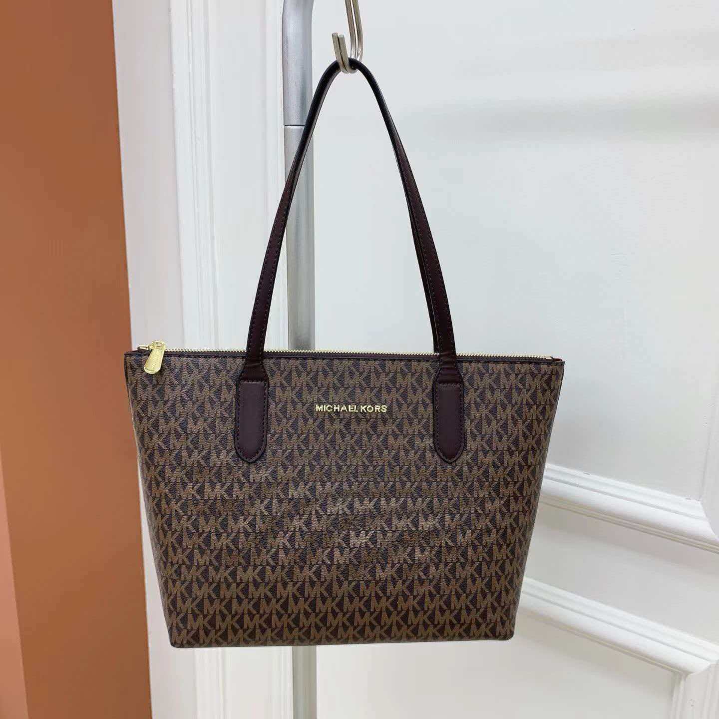 Michael Kors Vincent Baskılı K - Luxury Bags Michael Kors incelemesi ve fiyatı