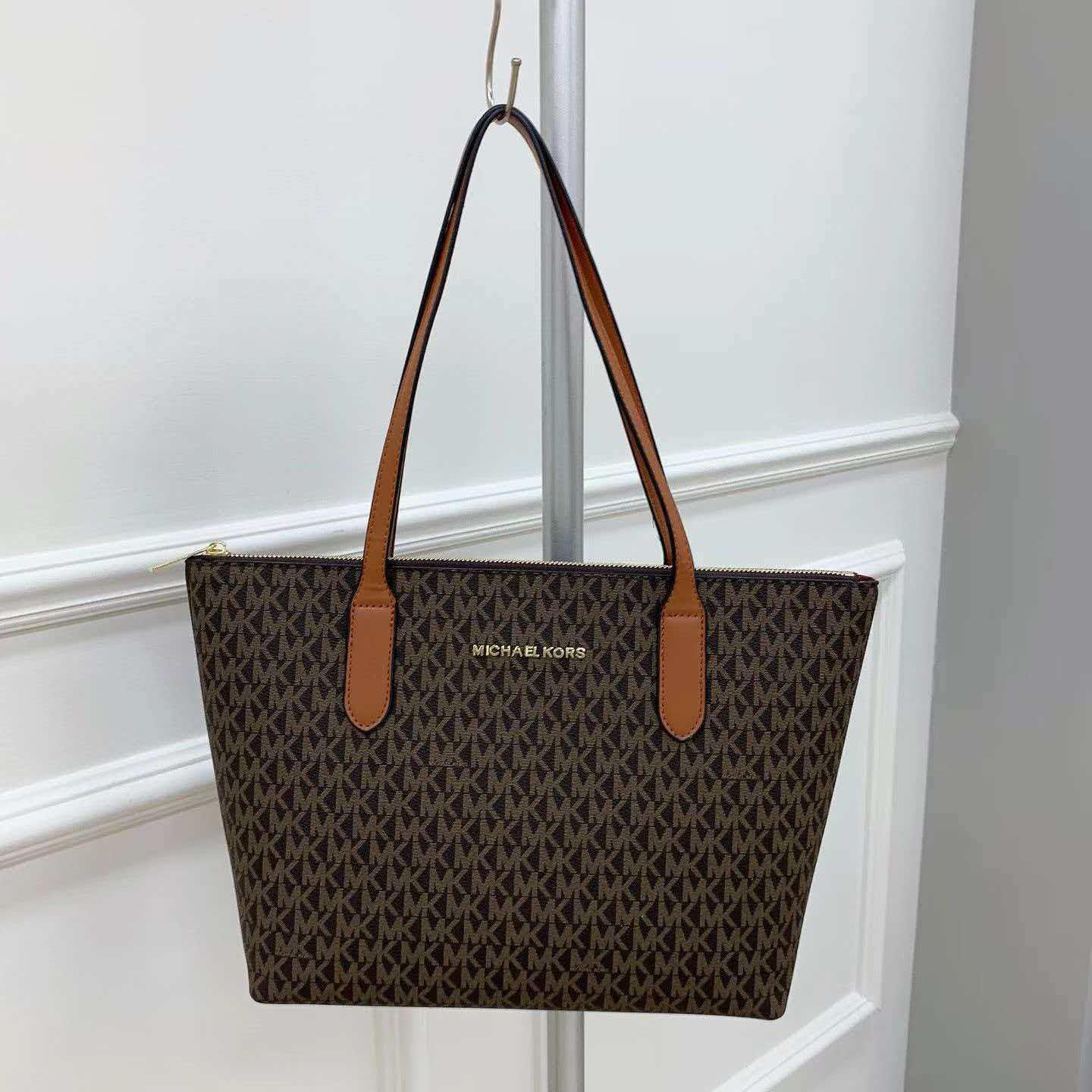 Michael Kors Vincent Baskılı K - Luxury Bags Michael Kors incelemesi ve fiyatı