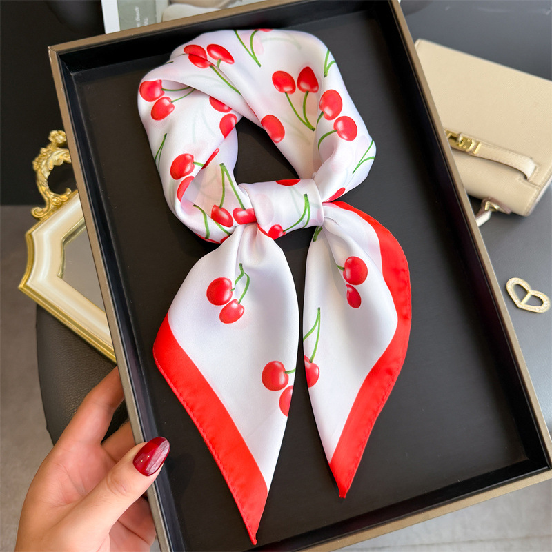Lüks Kare Saten Eşarp Kadın Se - Luxury Bags Casual incelemesi ve fiyatı