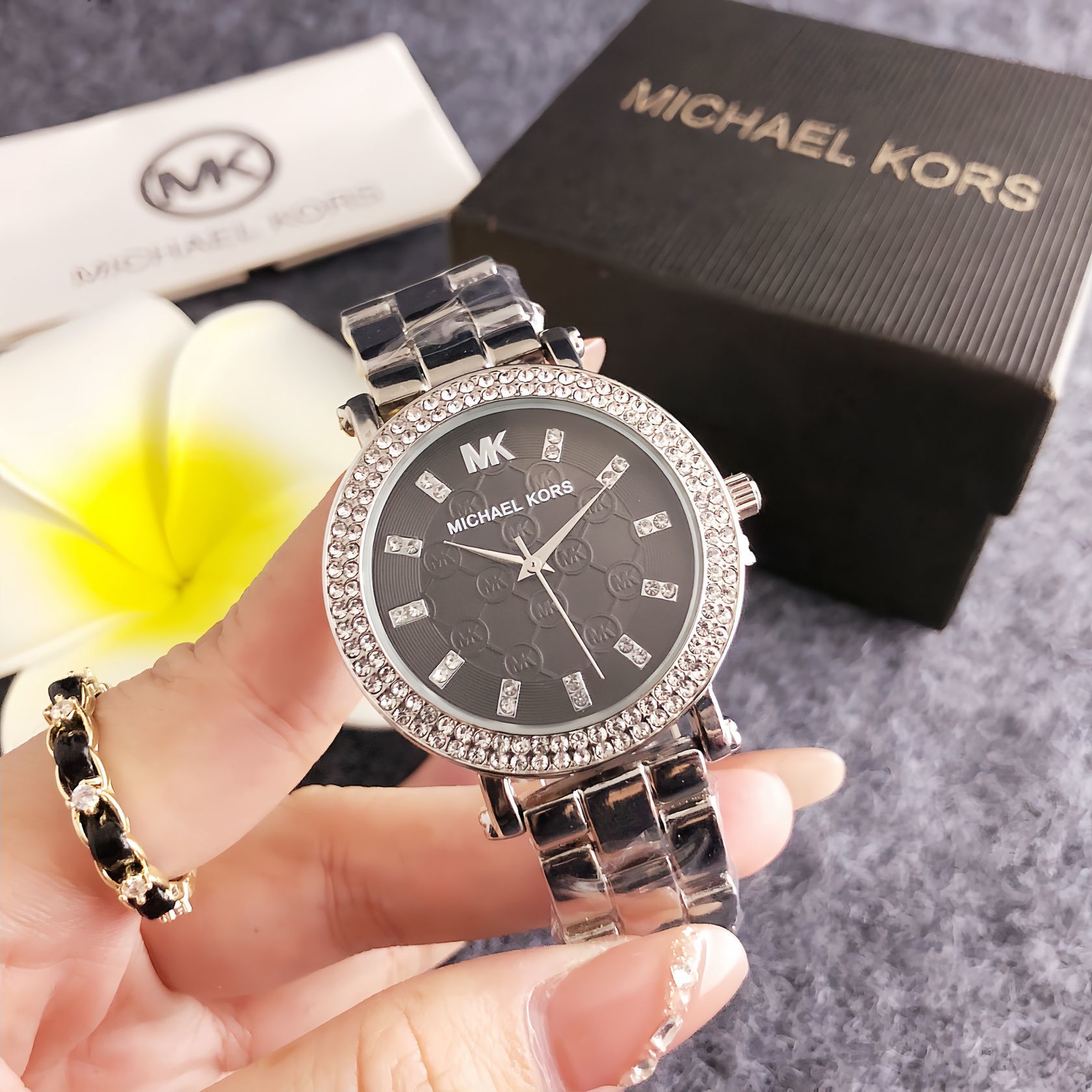 Yepyeni Michael Kors lüks kadı - Luxury Bags Michael Kors incelemesi ve fiyatı