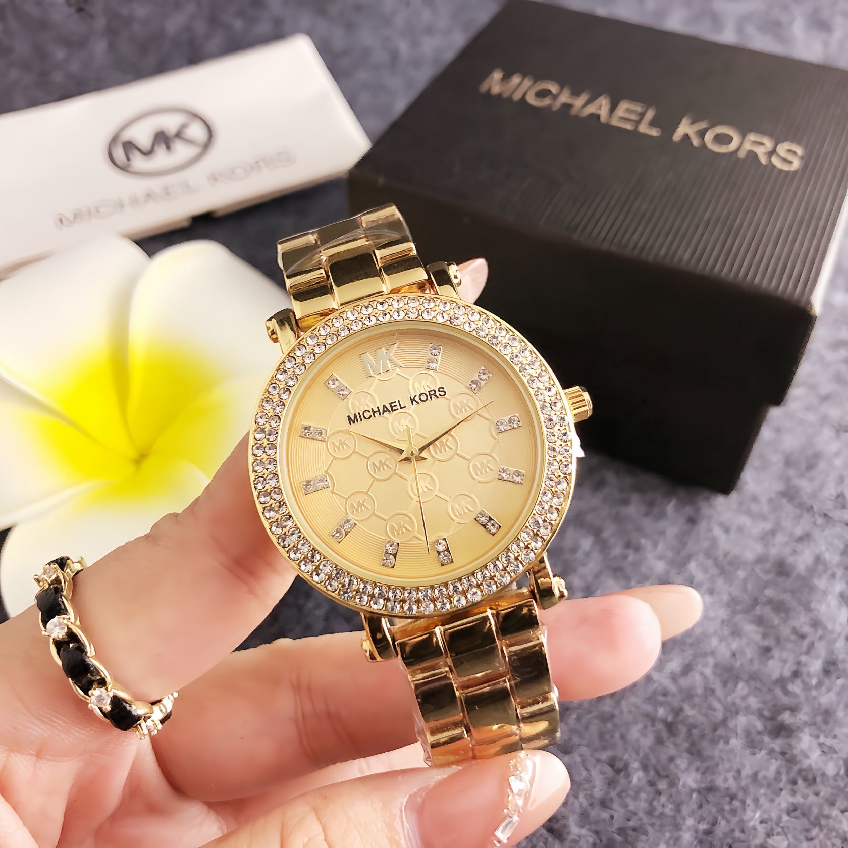 Yepyeni Michael Kors lüks kadı - Luxury Bags Michael Kors incelemesi ve fiyatı