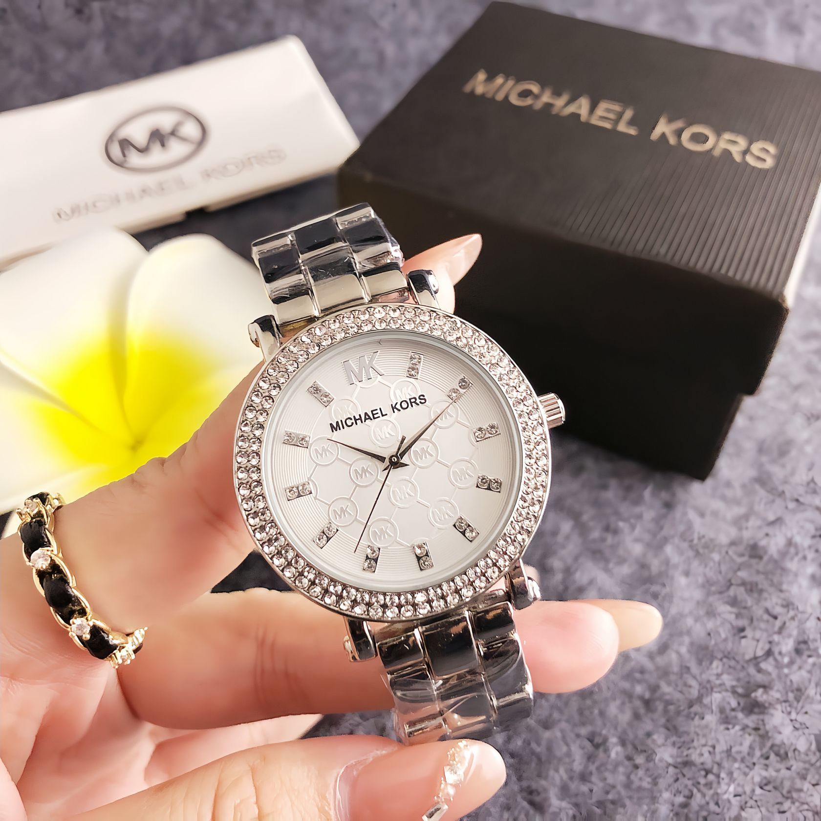 Yepyeni Michael Kors lüks kadı - Luxury Bags Michael Kors incelemesi ve fiyatı